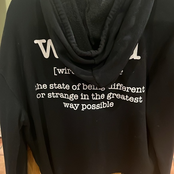 Cute black hoodie sweatshirt size XL worn couple times great condition - Picture 1 of 5